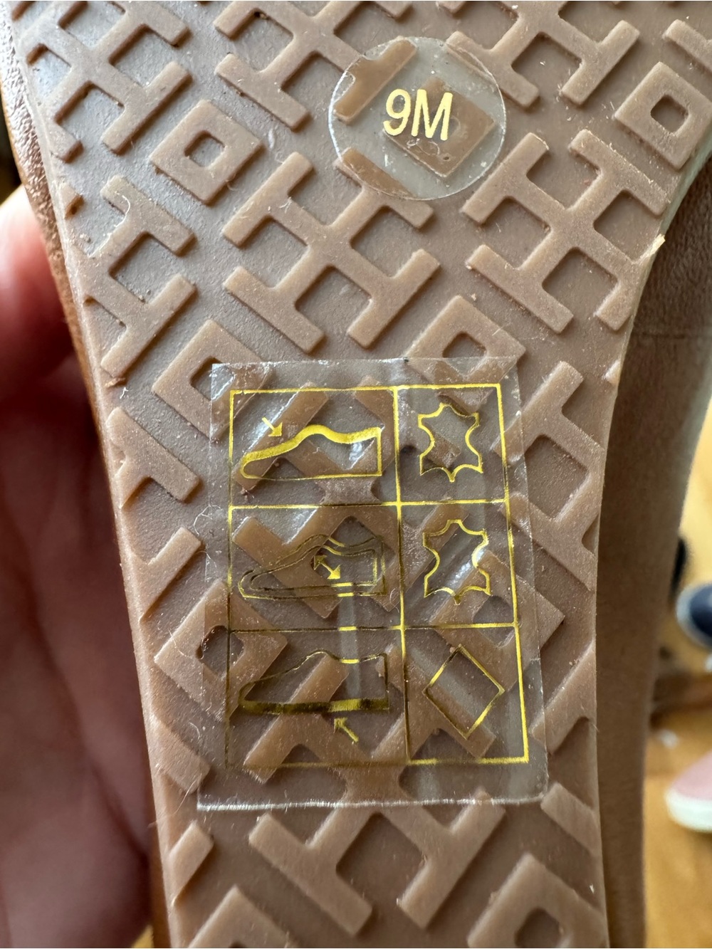 Tory Burch Size 9 Walnut Brown Pebble Leather Logo 3” Wedge Round Toe Pumps NWOT - Picture 12 of 12